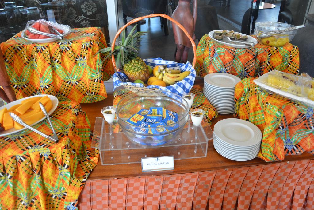Golf Course Hotel Kampala Exterior foto